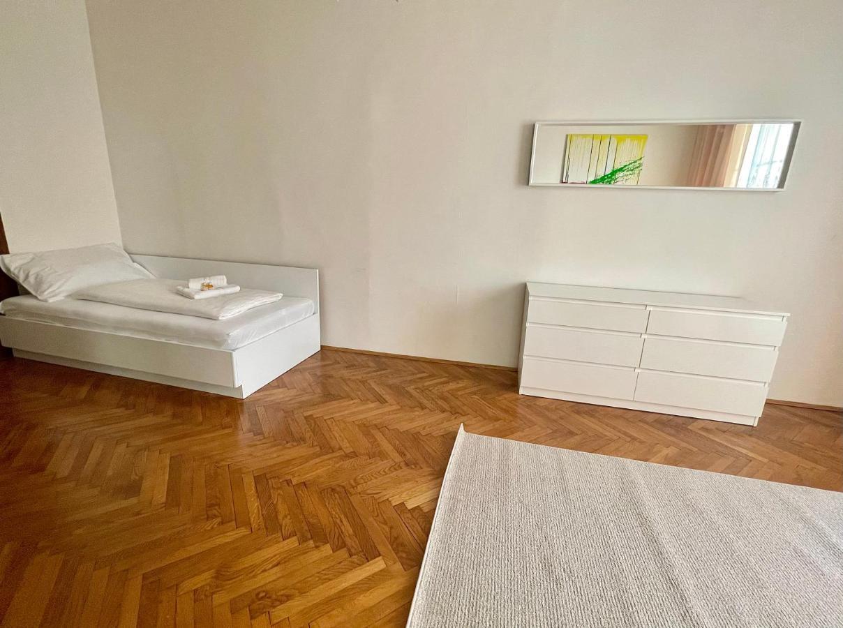 Apartment Zum Schlossberg - Top 1 Self Check-In Graz Exterior photo